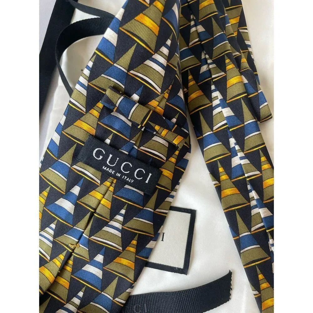 Vintage Gucci Tie Geometric Abstract Print 100% Silk Made In Italy w/Box bag